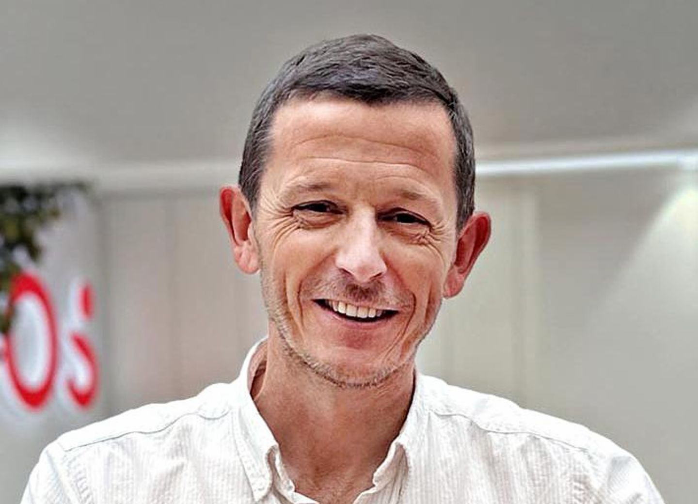 O fotografie cu Reinaldo González Pedreira, manager de proiecte strategice la EOS Spania.
