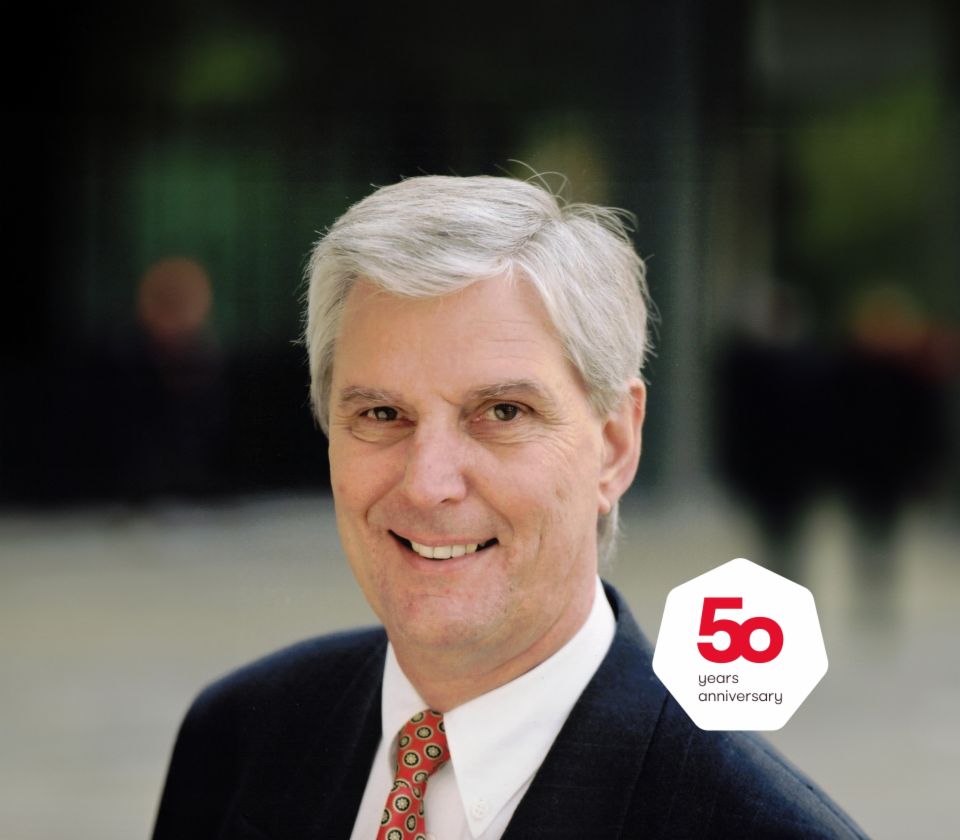 Portretul lui Dieter Plambeck, Director General al EOS Deutscher Inkassodienst până în 2005