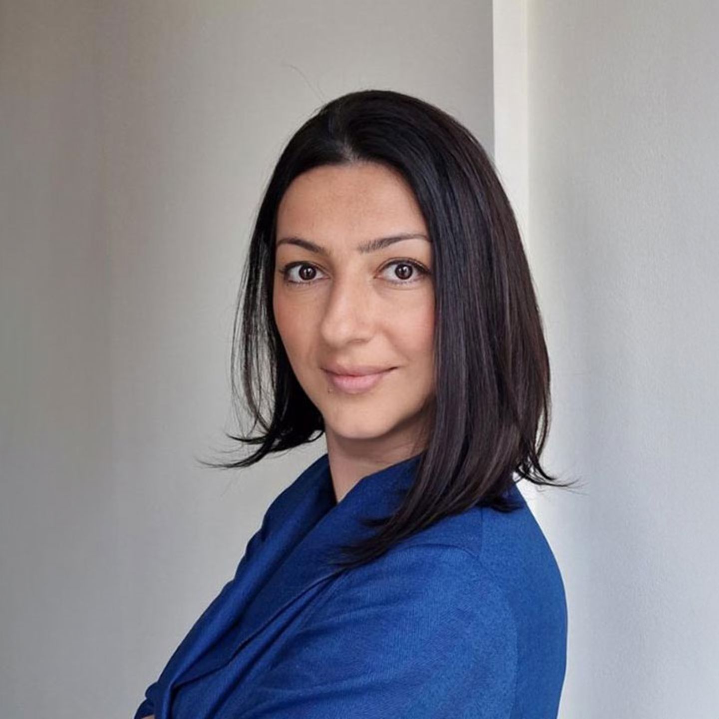 O fotografie cu Mirjana Ćevriz, analist business la EOS Serbia și membru al echipei K+ Experts.