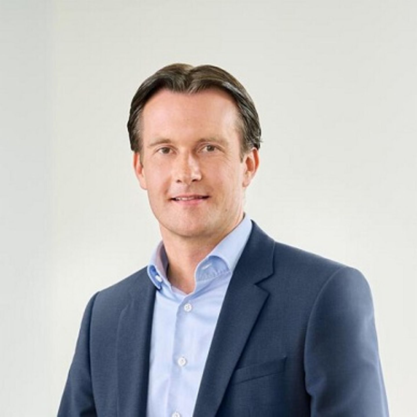 Portret al lui Carsten Tidow, Director General pentru Europa de Est în cadrul Grupului EOS